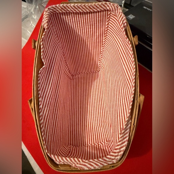 Longaberger Med. Vegetable Basket With Red/Wht Candystripe Liner and Protector - Picture 4 of 9